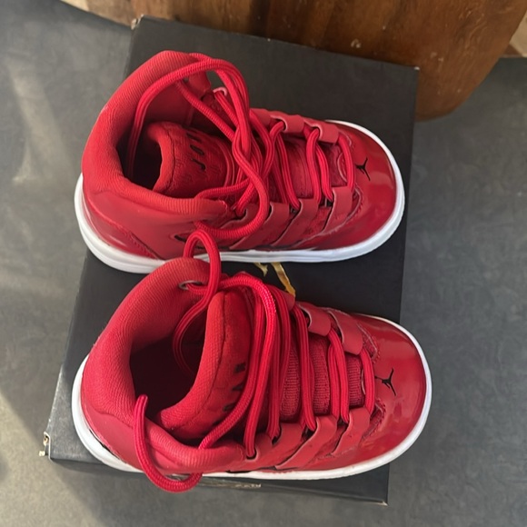 Air Jordan Max Aura (University Red), TD Size 5C - Picture 10 of 12